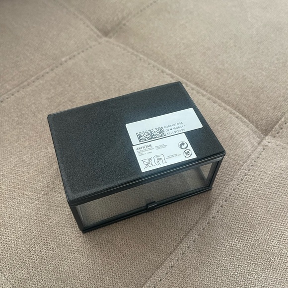 Set of two H&M Clear Glass Jewelry Boxes - Picture 4 of 7